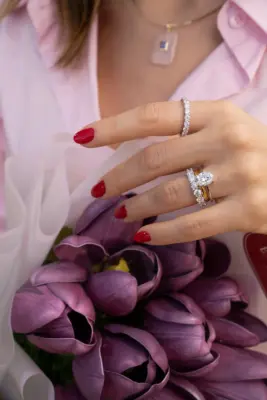 MOISSANITE